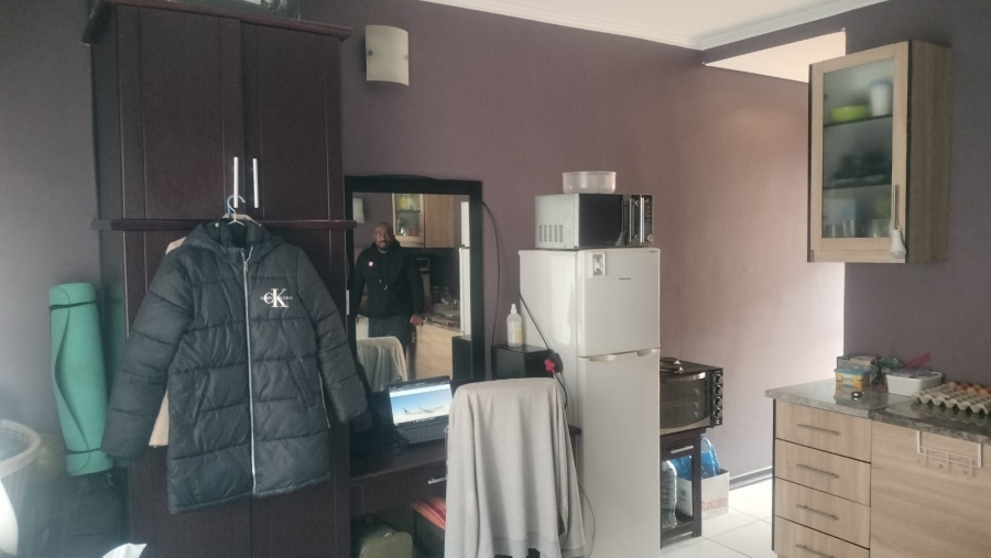 1 Bedroom Property for Sale in Langenhovenpark Free State